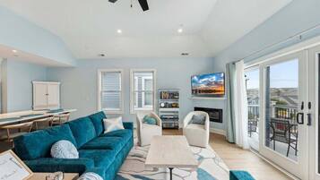 TV, fireplace