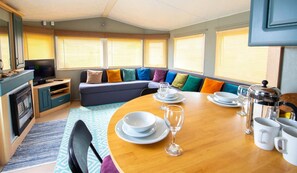 TV - WW213 - 4 bed, Parkdean Camber (Camber)