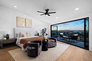 4 bedrooms, desk, iron/ironing board, travel cot