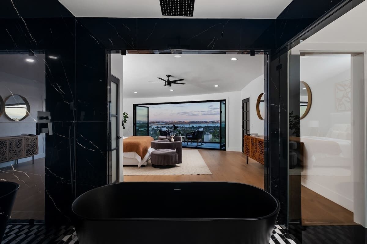 4 Schlafzimmer, Schreibtisch, Bügeleisen/Bügelbrett, Reisekinderbett