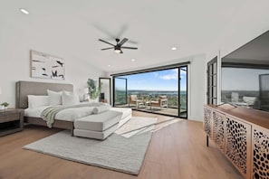 4 habitaciones, tabla de planchar con plancha, cuna de viaje y wifi