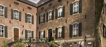 Luxurious Historic Farmhouse Getaway | Free Parking Near Kasteel Hoensbroek