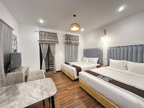 Desk, free WiFi - Ba Tam Vu Sua (Ho Chi Minh City)