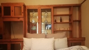 Deluxe Room, Pool View - Valleycenter GuestLodge  (Germiston)