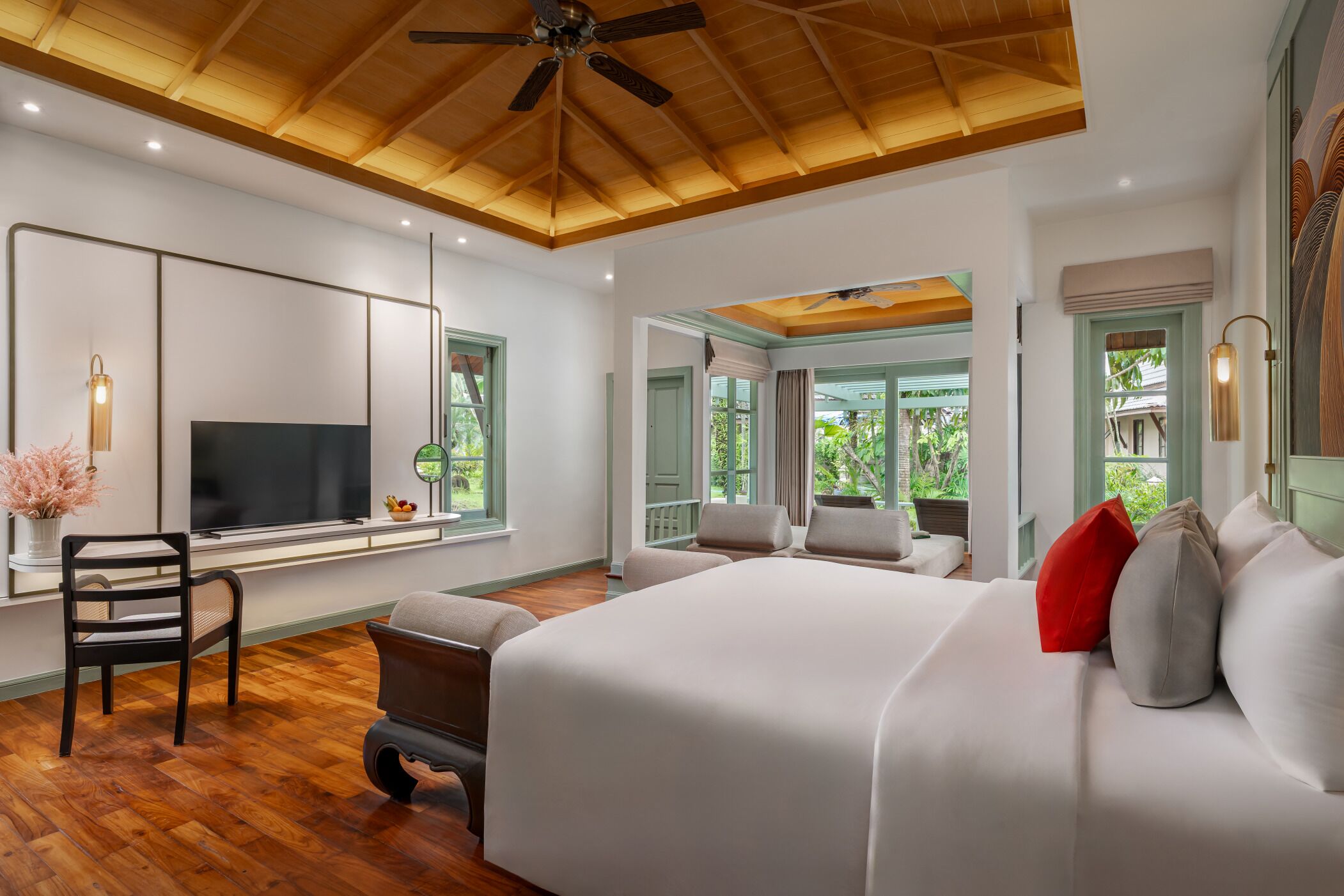 Villa Deluxe | Caja de seguridad en la habitación y escritorio 