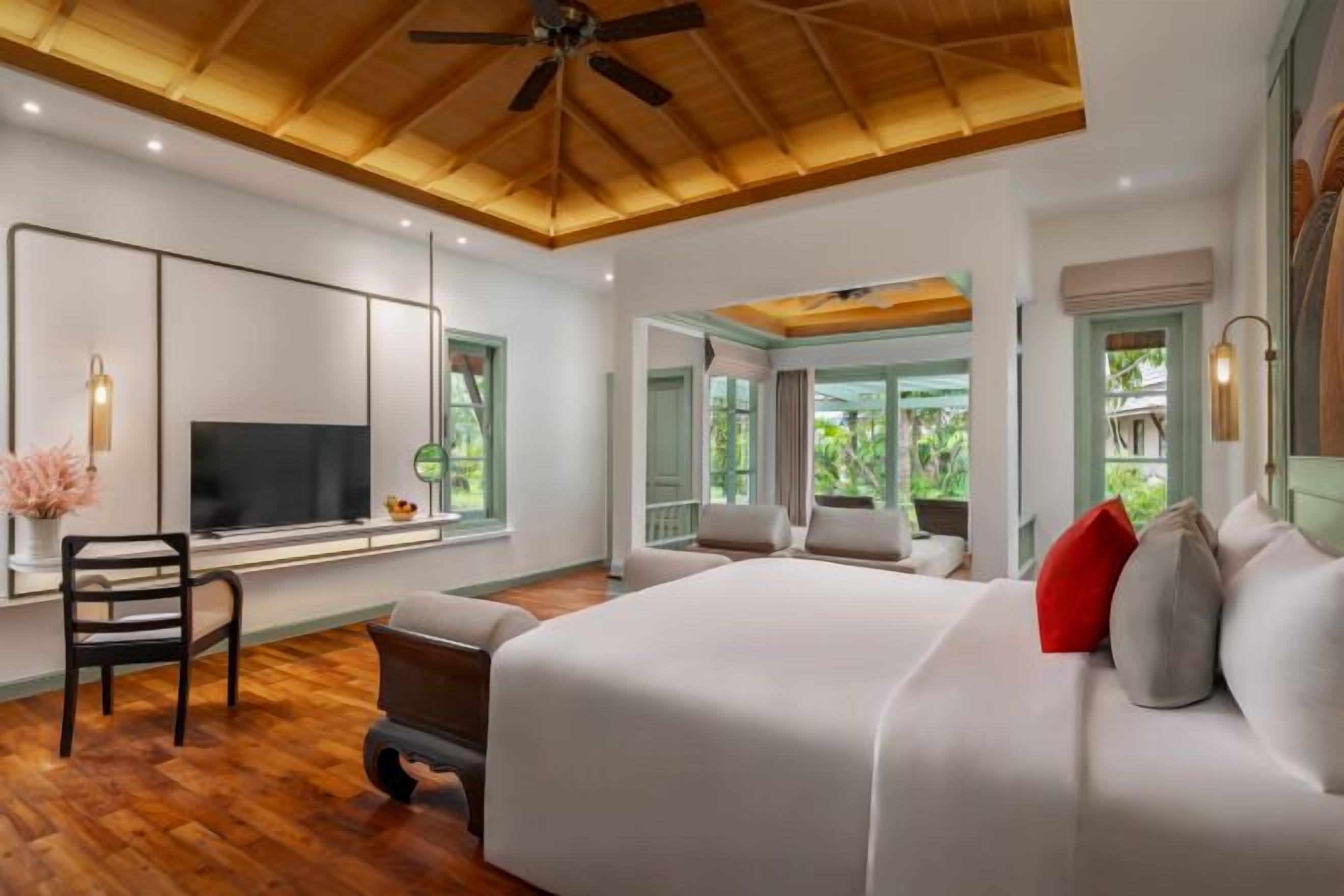 Tallelokero huoneessa, työpöytä