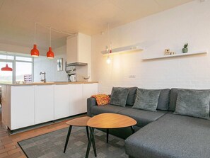 Classic Apartment, 2 Bedrooms | Interior