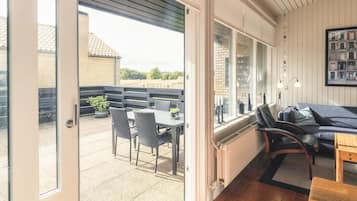 Deluxe House, 2 Bedrooms | Interior