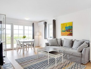 Classic House, 2 Bedrooms | Interior