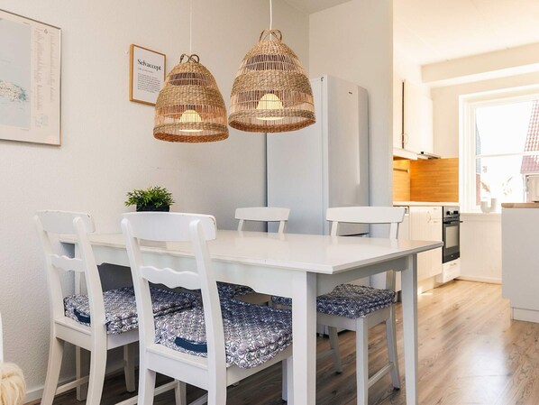 Classic Apartment, 2 Bedrooms | Interior