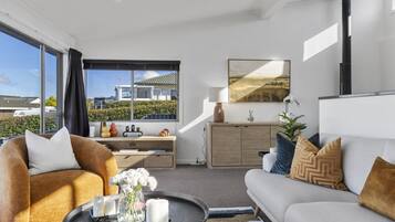 Smart TV y chimenea
