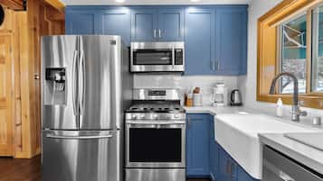 Electric kettle, toaster