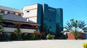 Front of property - Donnie's Hotel Nakuru (Nakuru)