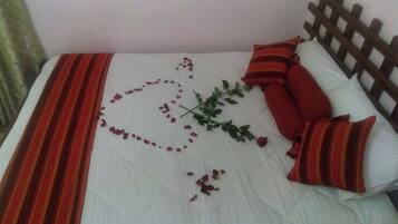 Double Room, City View | Free WiFi, bed sheets