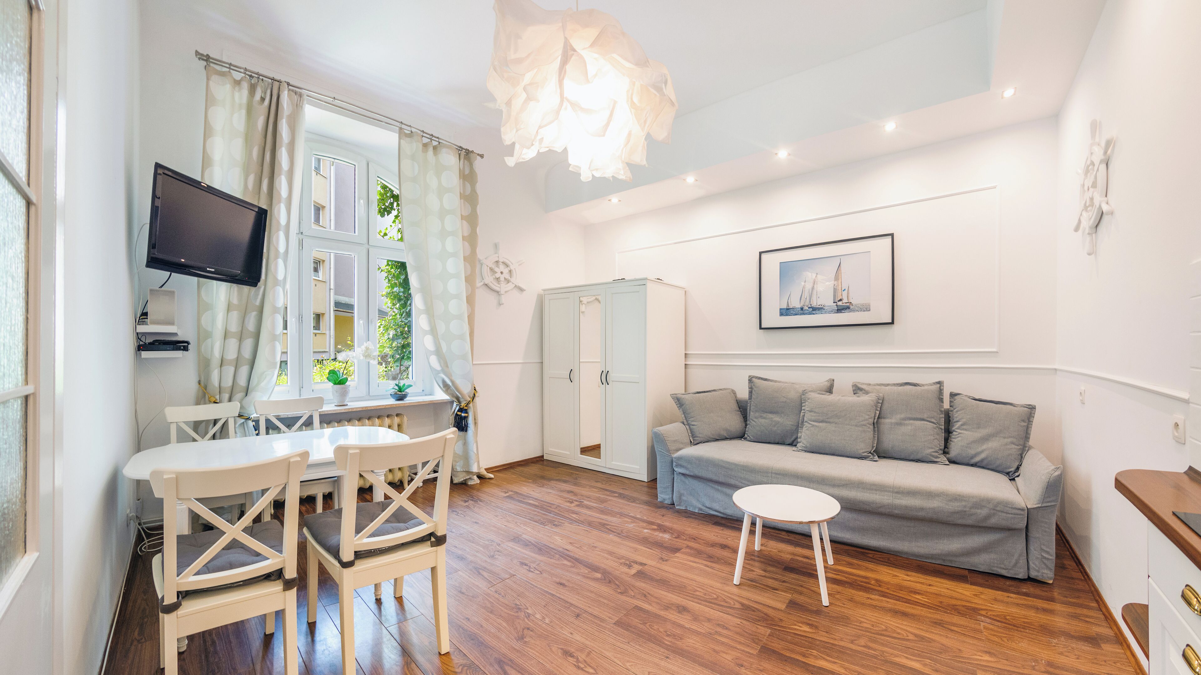 Apartment (1A) | Living area | Flat-screen TV