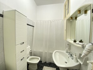 Bidet, papier toilette