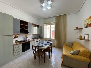 Interior - The Palm House (Pachino)