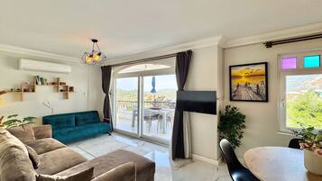 Apartment, Balcony, Sea View | Iron/ironing board, free WiFi
