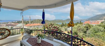 Moonlight Apart Sea View