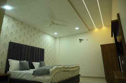 Hotel Modern Plaza