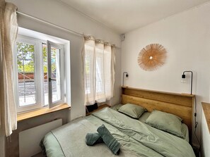 1 bedroom, iron/ironing board, free WiFi, bed sheets