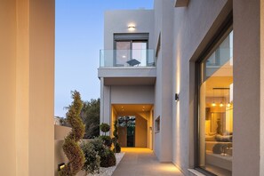 Exterior detail - Nūa Residence, Touched by the Breeze (Heraklion)