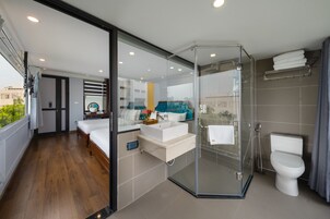 Habitación familiar | Baño | Ducha y cabezal de ducha tipo lluvia