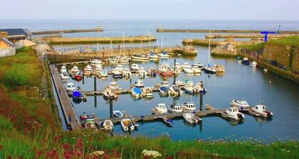 Sea Bliss- 2 Bedrooms- 2 Bathroom-6 Sleeps