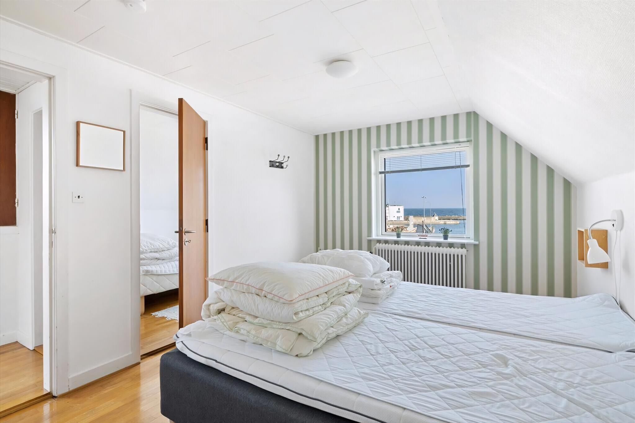 3 bedrooms, iron/ironing board, free WiFi
