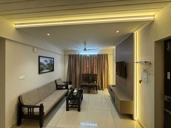 Living area - URBAN VIBES SERVICE STAY (Mangaluru)