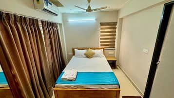3 bedrooms, desk, laptop workspace, iron/ironing board
