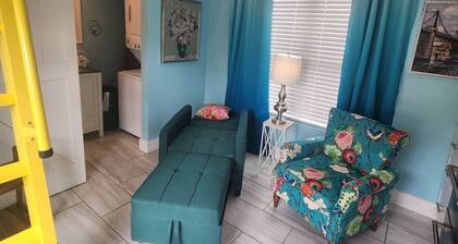Blanche's Boudoir- A Little Sass, A Lot of Seaside