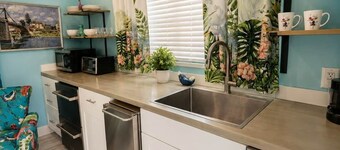 Blanche's Boudoir- A Little Sass, A Lot of Seaside