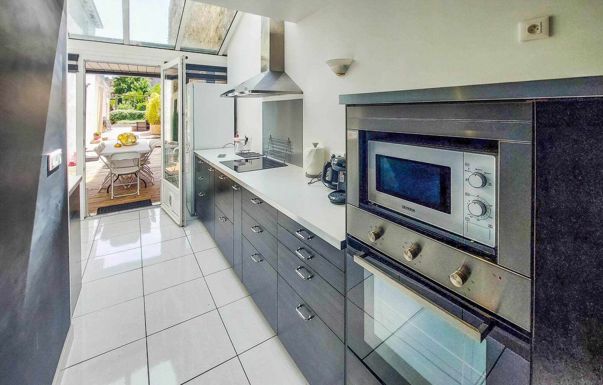 Réfrigérateur, four, plaque de cuisson, lave-vaisselle