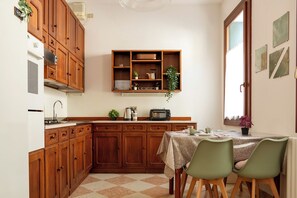 Oven, stovetop