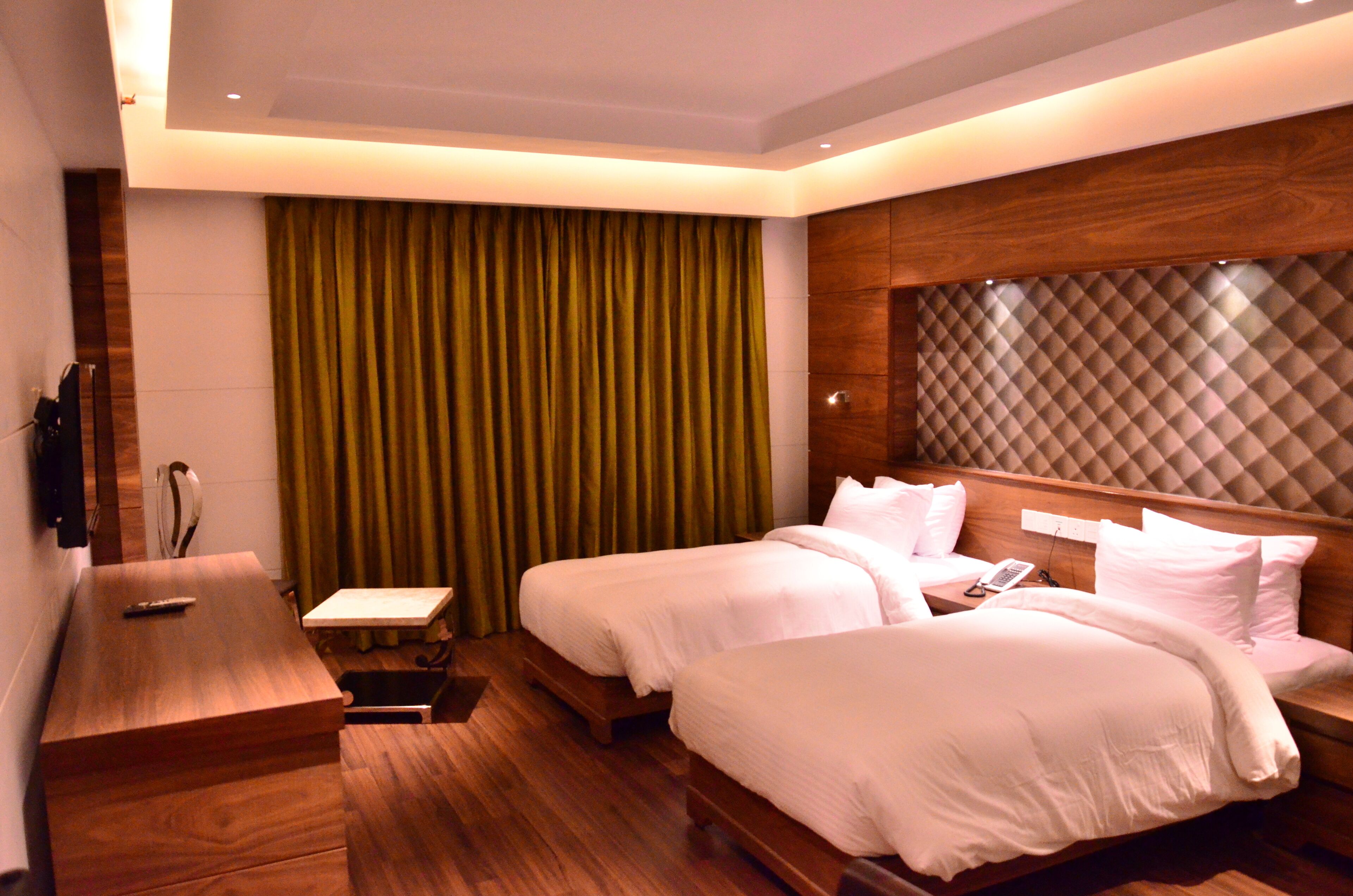 豪華客房, 城市景 | 房內夾萬、書桌、手提電腦工作空間、熨斗/熨衫板