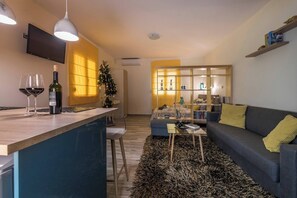 Leilighet, 1 soverom, røyk, terrasse | Oppholdsrom