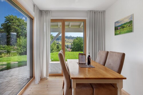 NaturPur Apartment in Bernau Valley with Mountain View and Private Terrace