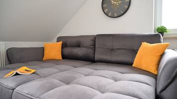 2 bedrooms, desk, travel crib, free WiFi