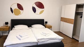 2 bedrooms, desk, travel crib, WiFi (free)