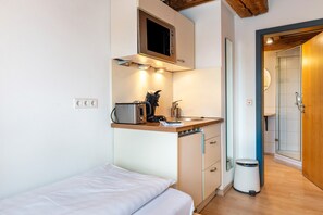 1 室のベッドルーム、WiFi (無料)、ベッドシーツ