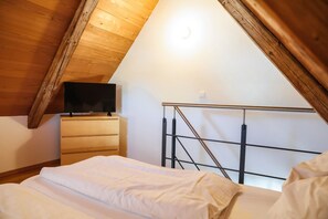 2 bedrooms, free WiFi, bed sheets