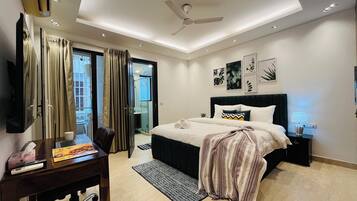 4 bedrooms, iron/ironing board, bed sheets