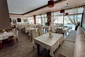 Dining - Grenada Hotel (Sunny Beach)