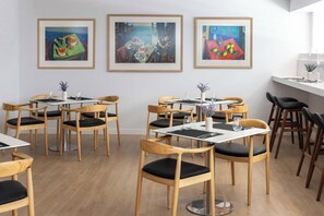 Restaurant - Port Tower (Piraeus)