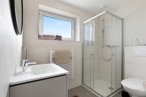 Doccia, asciugacapelli, asciugamani