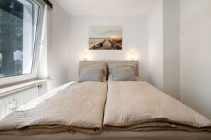 3 bedrooms, free WiFi, bed sheets