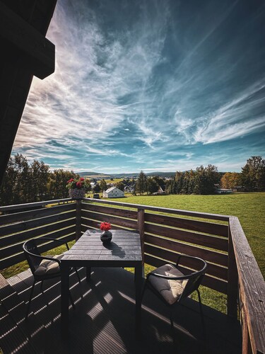 Ferienwohnung 'Bärenstein Pano-Blick 2' mit Bergblick