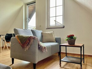 Living area - Apartment 'Bärenstein Pano-Blick 2' with Mountain View (Bärenstein)