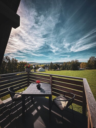 Ferienwohnung 'Bärenstein Pano-Blick 2' mit Bergblick